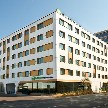 Holiday Inn Express & Suites - Basel - Allschwil By Ihg Екстер'єр фото