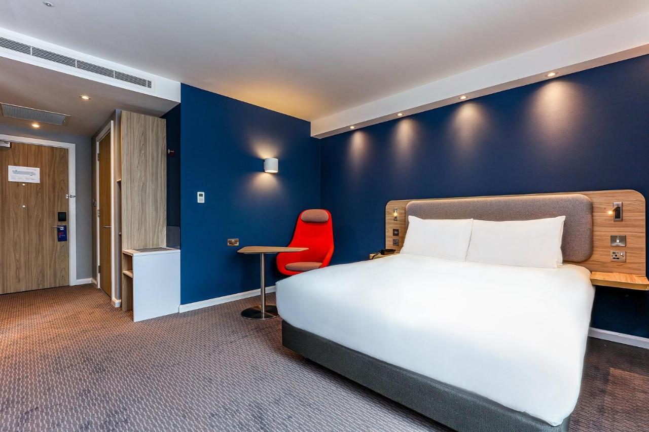Holiday Inn Express & Suites - Basel - Allschwil By Ihg Екстер'єр фото