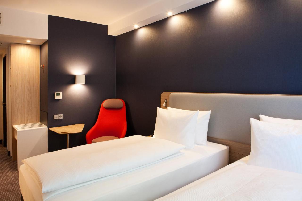 Holiday Inn Express & Suites - Basel - Allschwil By Ihg Екстер'єр фото