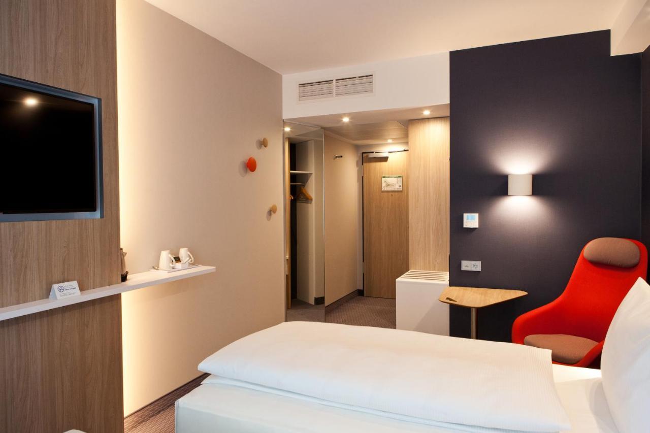 Holiday Inn Express & Suites - Basel - Allschwil By Ihg Екстер'єр фото