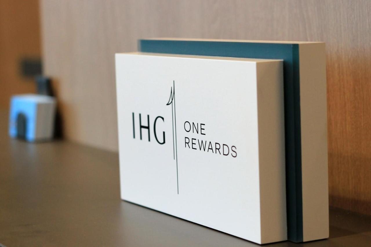 Holiday Inn Express & Suites - Basel - Allschwil By Ihg Екстер'єр фото