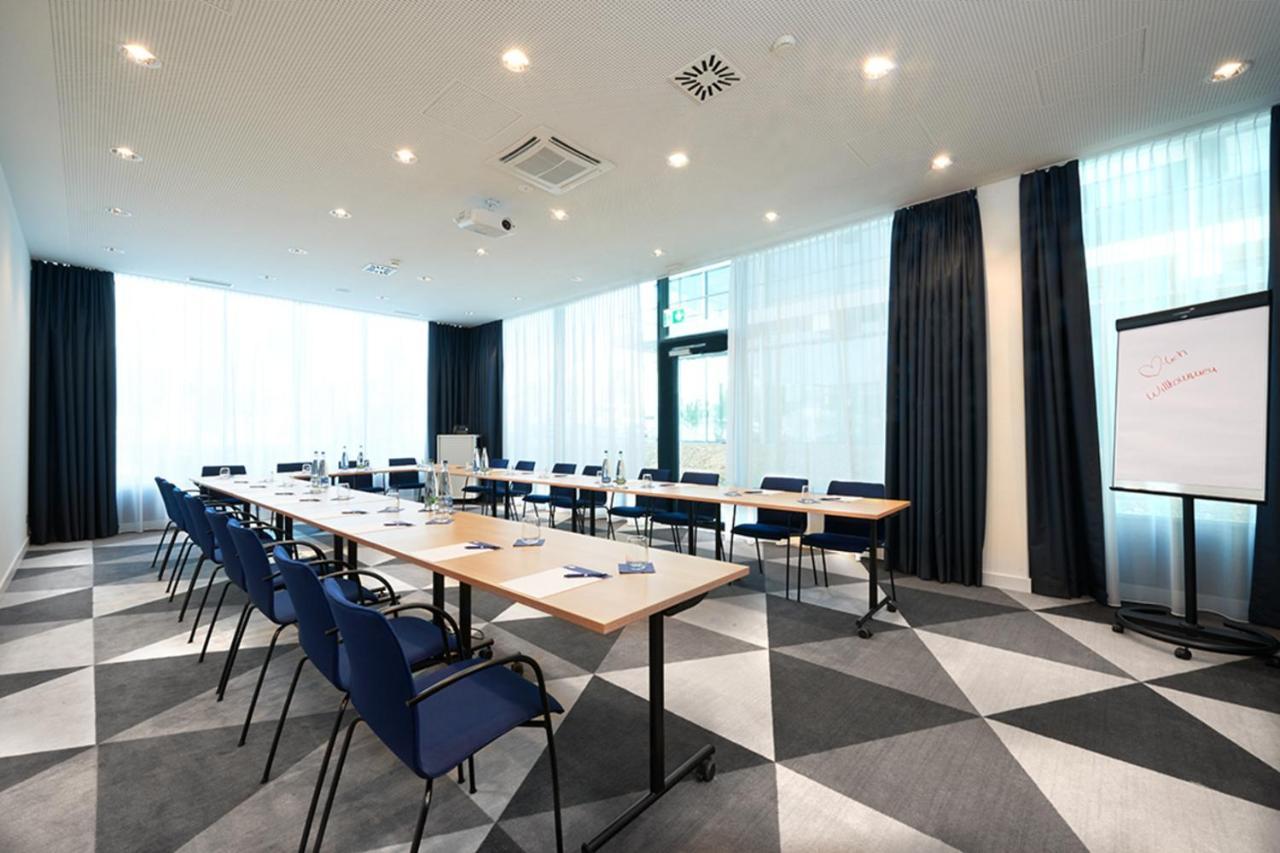 Holiday Inn Express & Suites - Basel - Allschwil By Ihg Екстер'єр фото