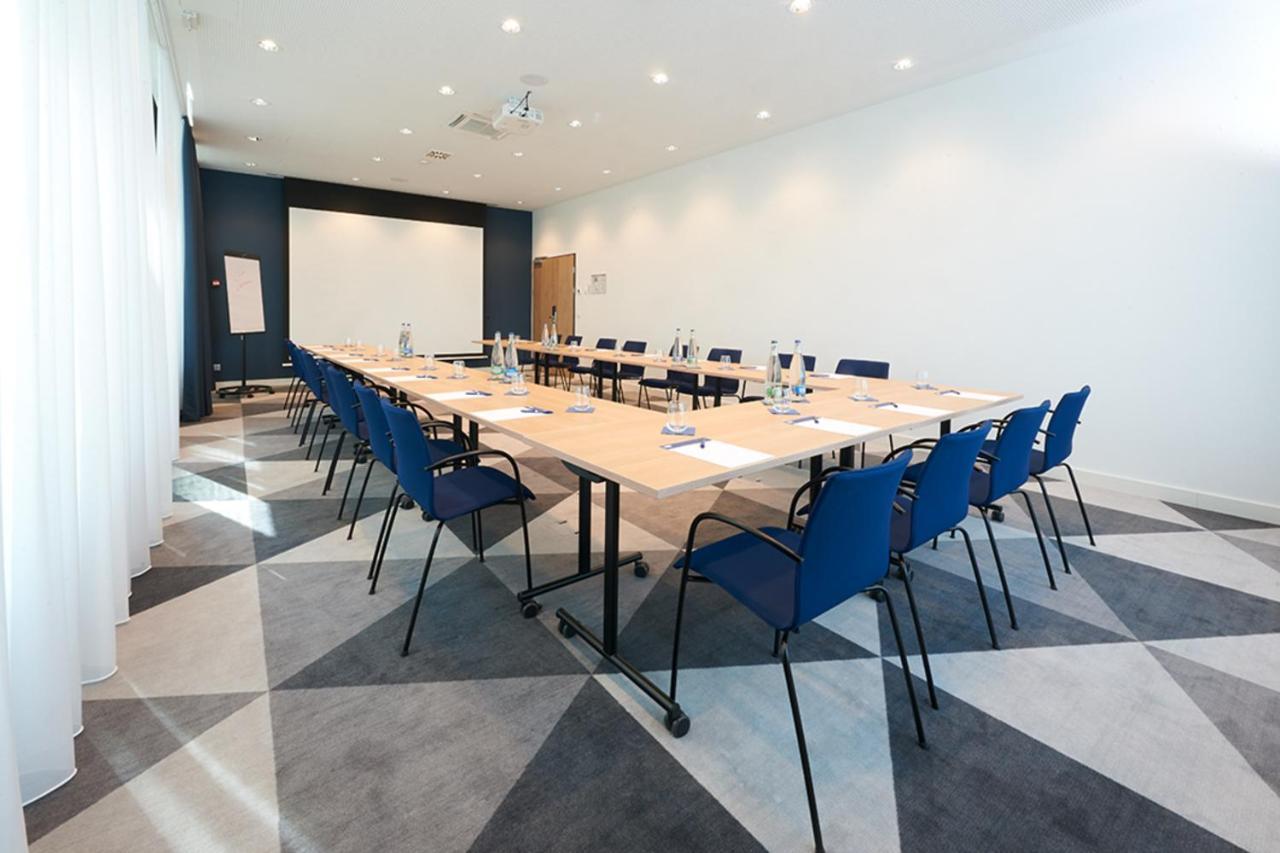 Holiday Inn Express & Suites - Basel - Allschwil By Ihg Екстер'єр фото