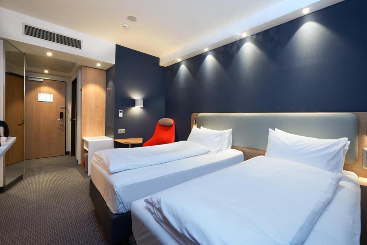 Holiday Inn Express & Suites - Basel - Allschwil By Ihg Екстер'єр фото