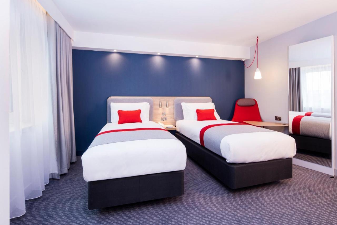 Holiday Inn Express & Suites - Basel - Allschwil By Ihg Екстер'єр фото