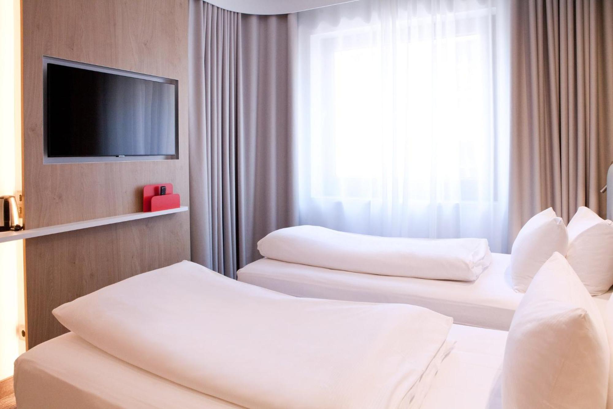 Holiday Inn Express & Suites - Basel - Allschwil By Ihg Екстер'єр фото